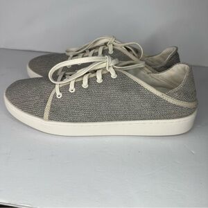 Olukai Pehuea Li Convertible sneaker in Tapa/White Sand. Size 10